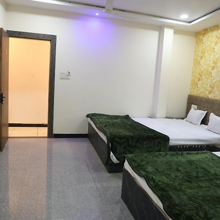 Hotel Somnath Inn Ujjain Rum bild