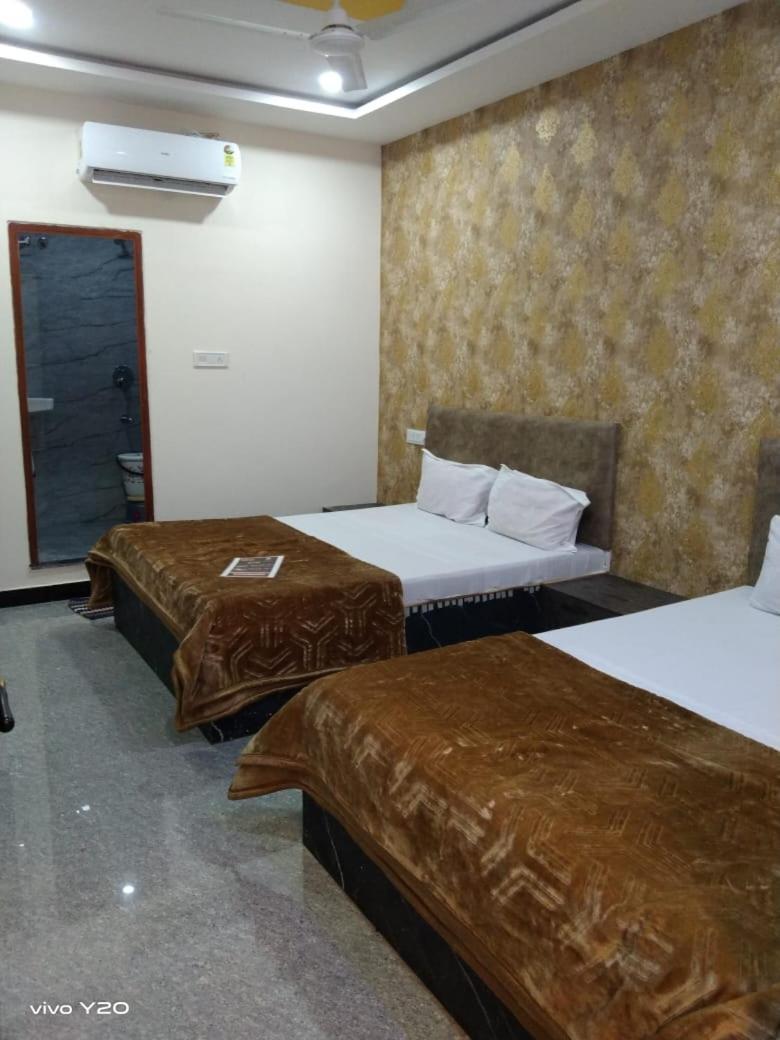 Hotel Somnath Inn Ujjain Exteriör bild