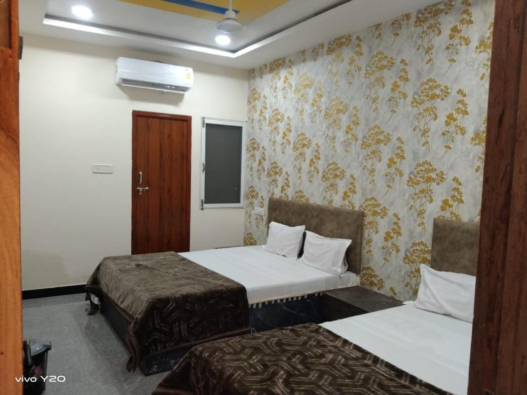 Hotel Somnath Inn Ujjain Exteriör bild