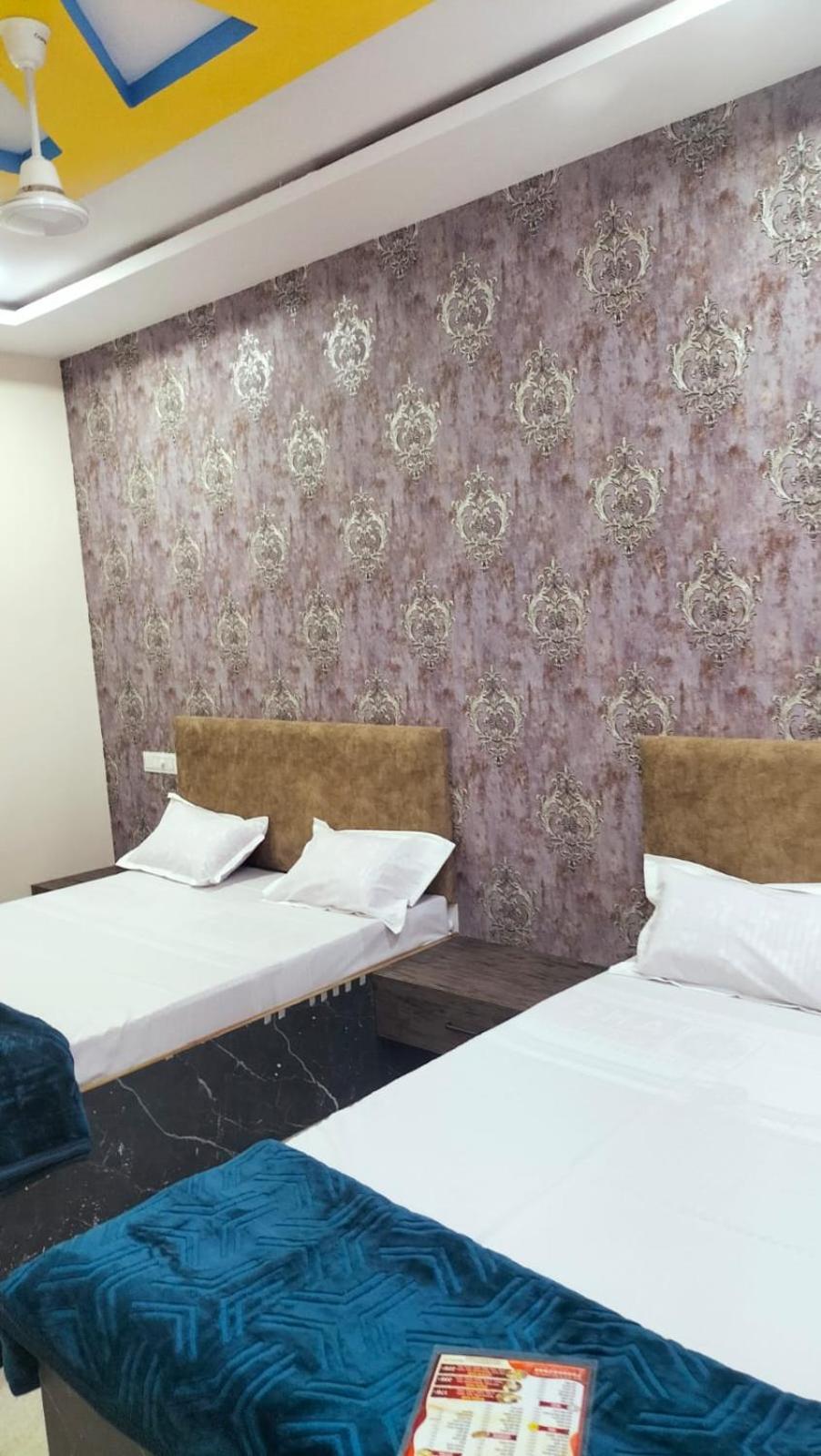 Hotel Somnath Inn Ujjain Exteriör bild
