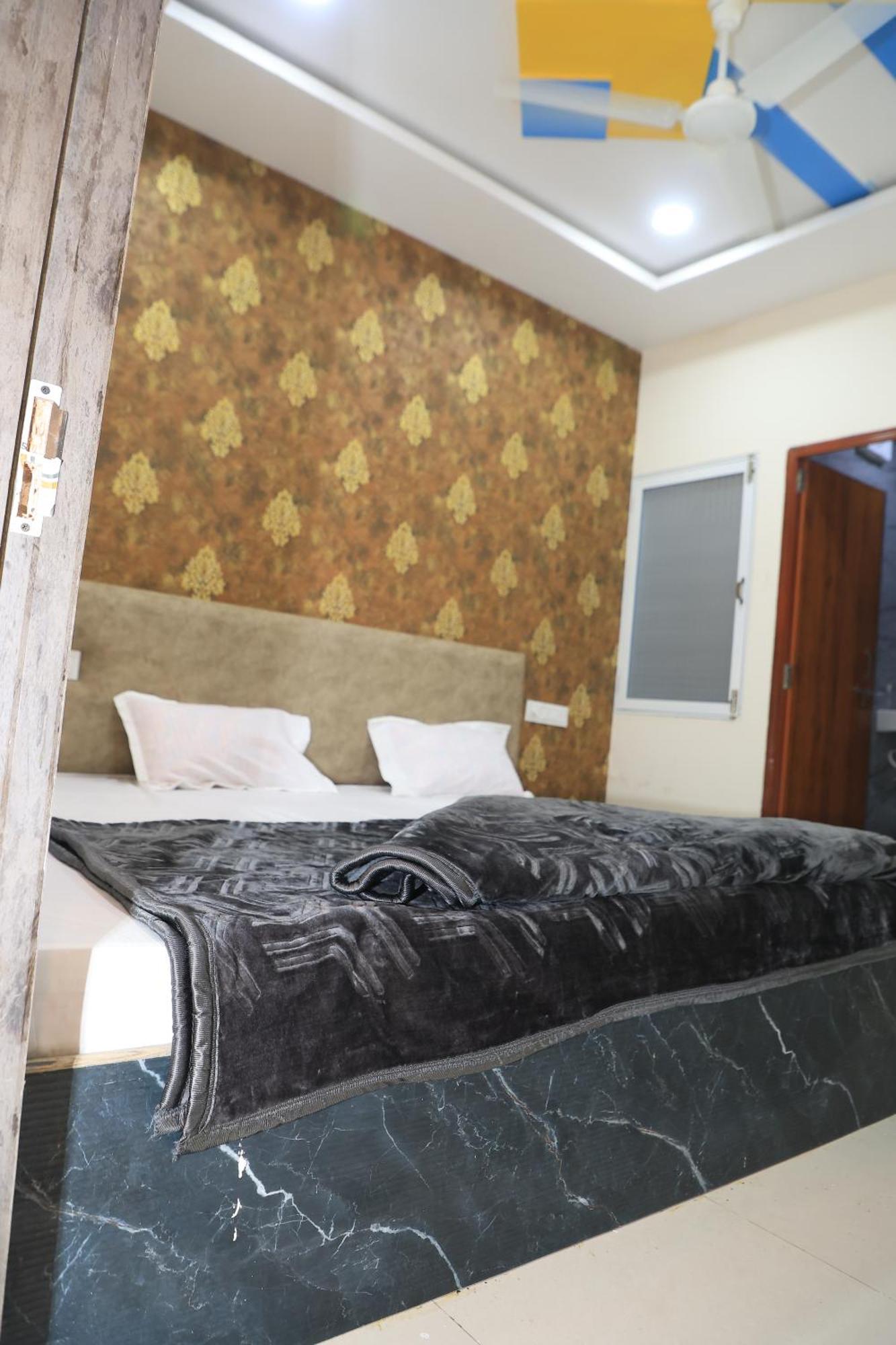 Hotel Somnath Inn Ujjain Rum bild