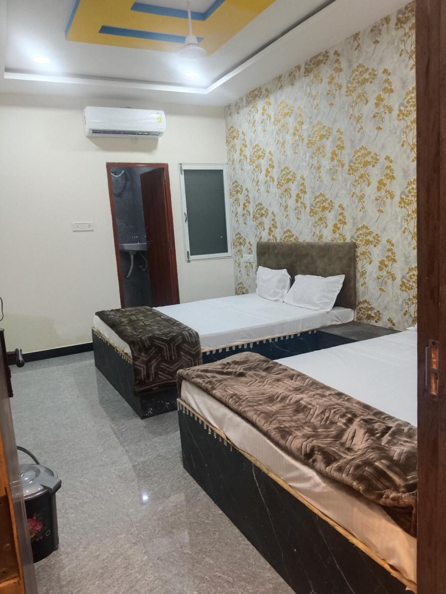 Hotel Somnath Inn Ujjain Exteriör bild