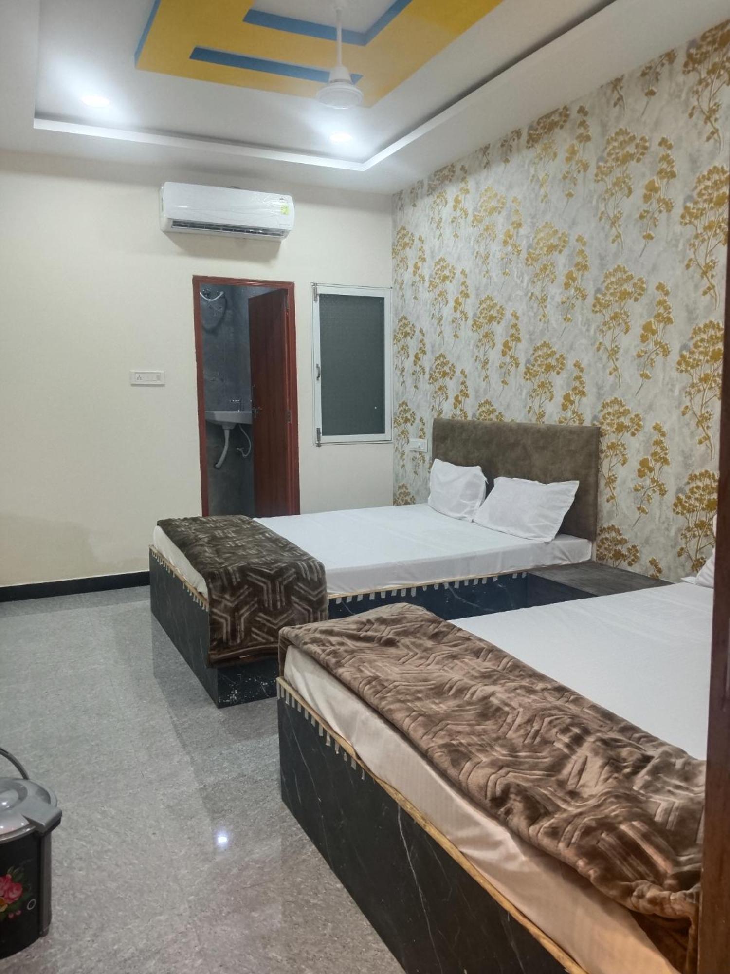 Hotel Somnath Inn Ujjain Exteriör bild